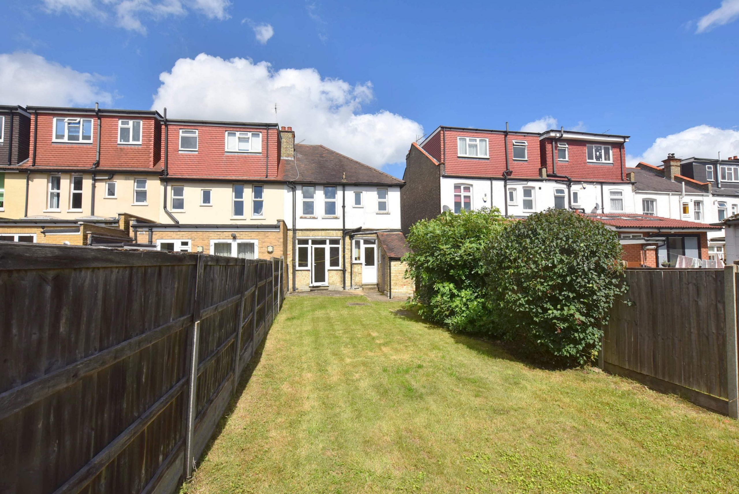 Finchley Park North Finchley N12 9JS Putts Estate Agents